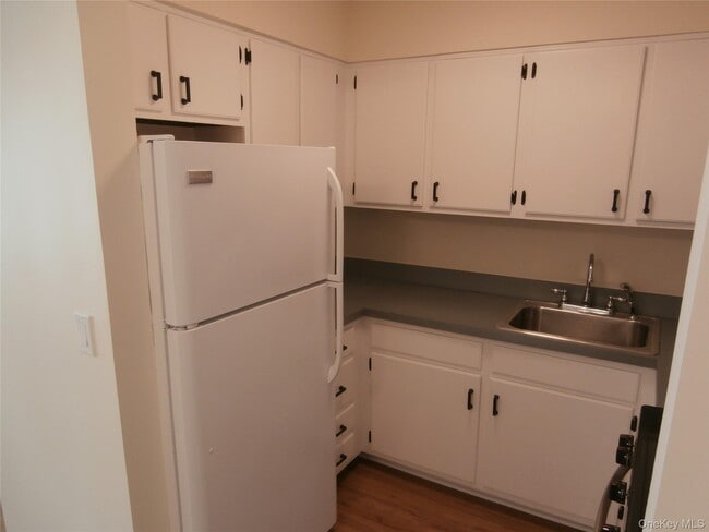 Building Photo - 1000 9th St