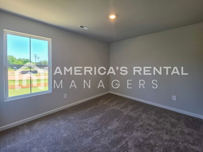 Building Photo - New Construction Home in Decatur, AL - Available NOW!!!