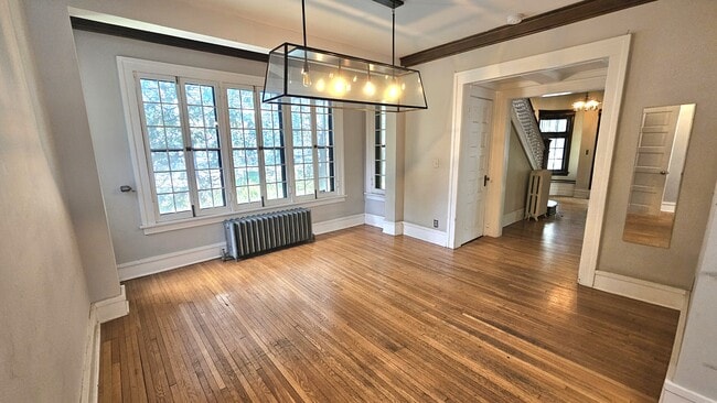 Building Photo - 2408 Bryant Ave S
