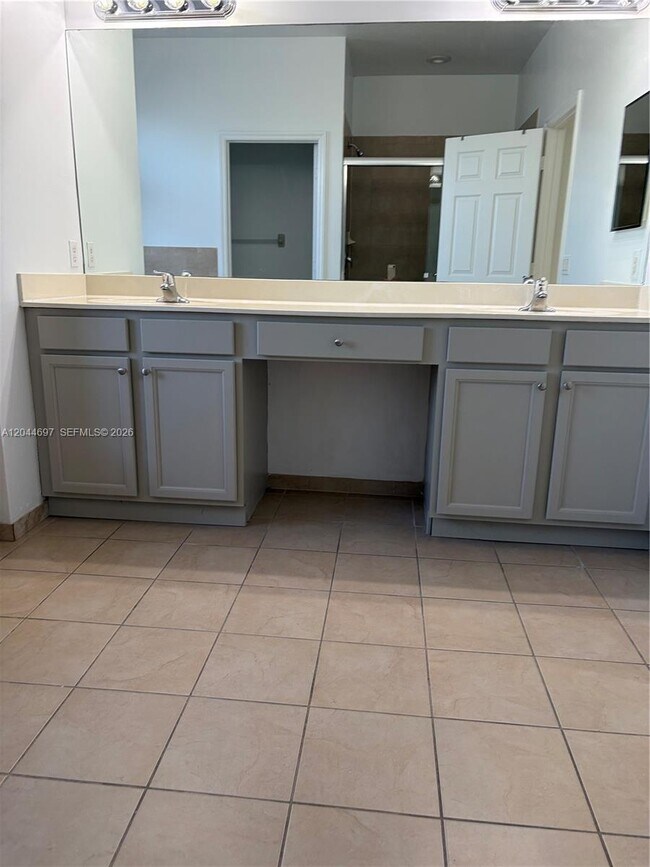 Building Photo - 9283 SW 172nd Ave