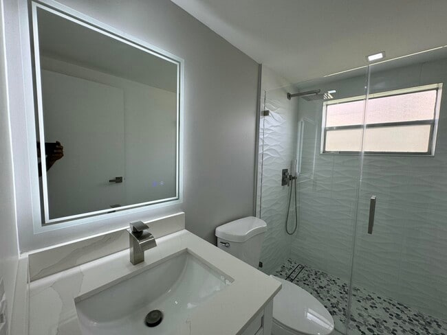 Building Photo - 440 Saxony Ln