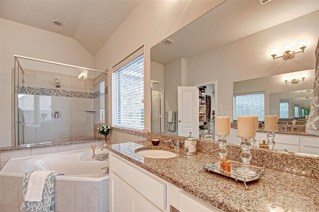 Building Photo - 23811 Via Viale Dr
