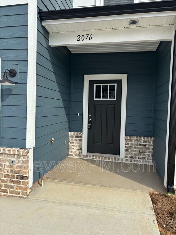 Building Photo - 2076 Denmark Ave SE