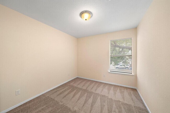 Building Photo - 7814 Fair Acres St