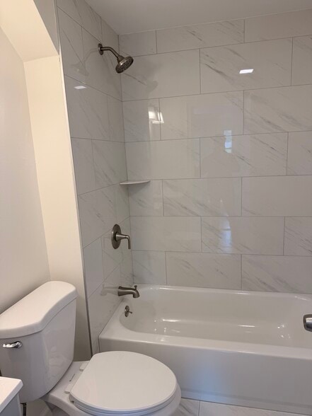 Building Photo - 173 Fairview Ave