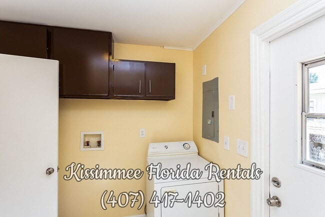 Building Photo - A beautiful and spacious 3 bedroom and 1 full  bathroom house in the heart of Kissimmee