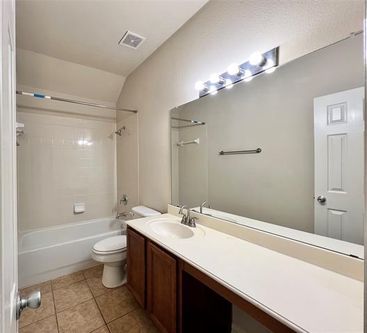 Building Photo - 5423 Childress Dr