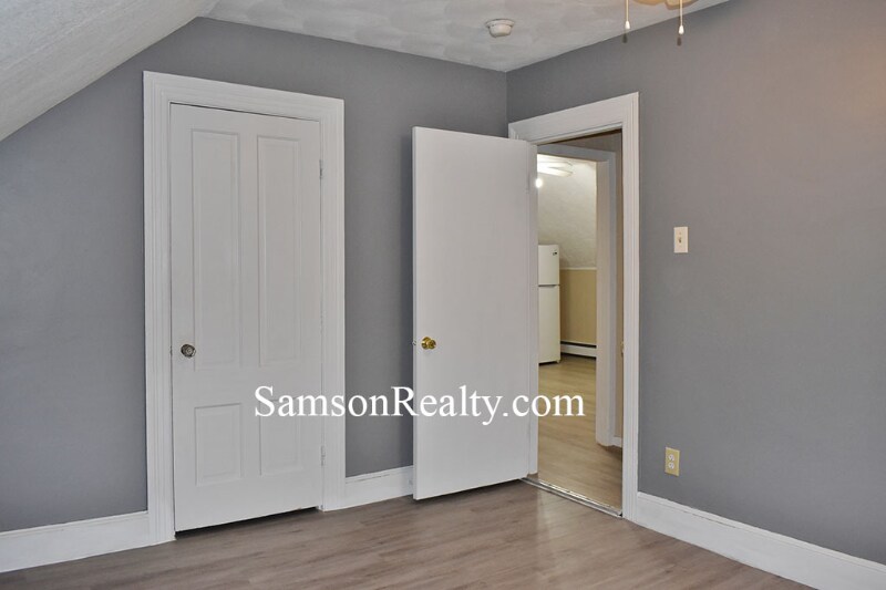 Building Photo - 256 Warren Ave