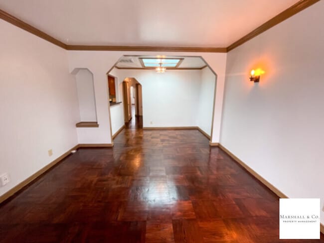 Building Photo - CHARMING 3BR/2BA HOUSE WITH UPDATES,W/D, G...