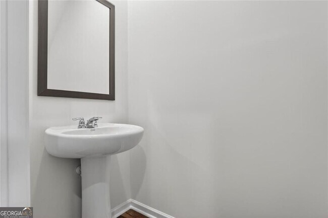 Building Photo - 170 Piedmont Ave SE