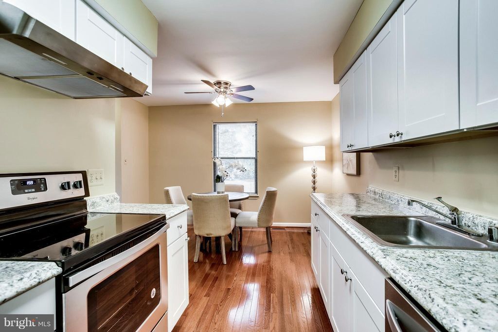 Building Photo - 939 Barton Oaks Pl