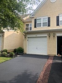 Building Photo - Coming soon - January 2026 Middletown - 3 bedroom, 2.5 bath townhome