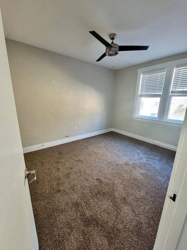 Building Photo - *** Mt. Washington Two Bedroom Duplex for Rent * Large Yard * Private Patio * Fully Renovated * W...