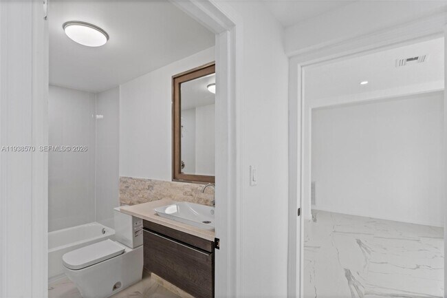 Building Photo - 988 NW 10th St