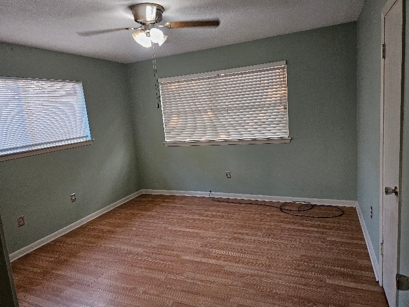 Building Photo - 1942 Mediamolle Dr