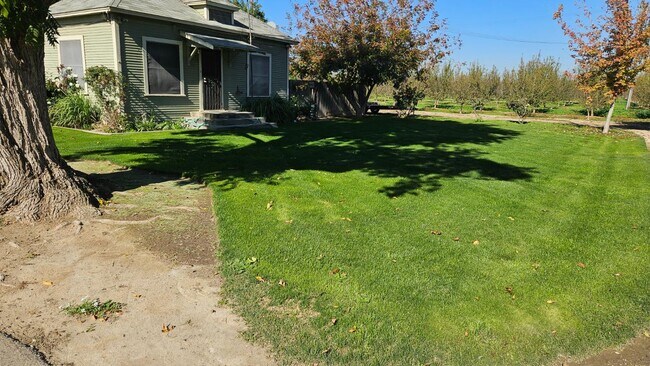 Building Photo - 38659 Rd 8