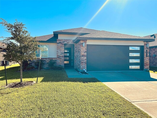 Building Photo - 6811 Fleetwood Crescent Wy