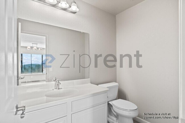 Building Photo - 3700 Hidden Springs Ct