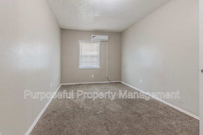 Building Photo - 6814 Lancer Ln