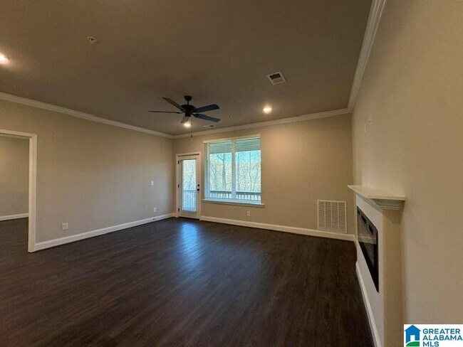 Building Photo - 4421 Lennox Pl