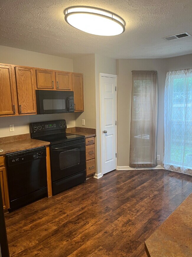 Building Photo - Charming 2 Bed, 2.5 Bath Townhouse in Nashville - Perfect Rental Opportunity!