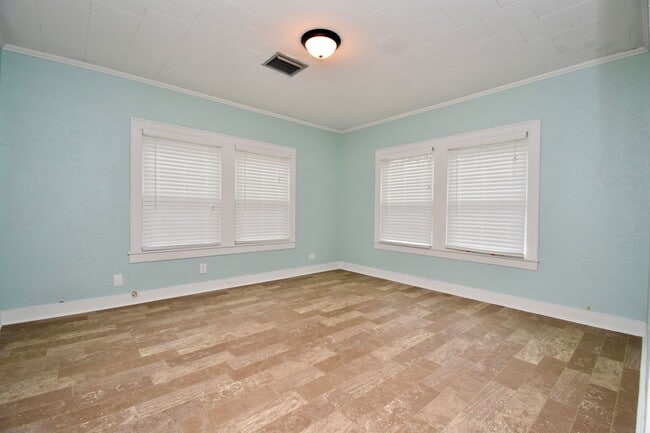 Building Photo - 3 Bed 2 Bath Home on Tech Drive
