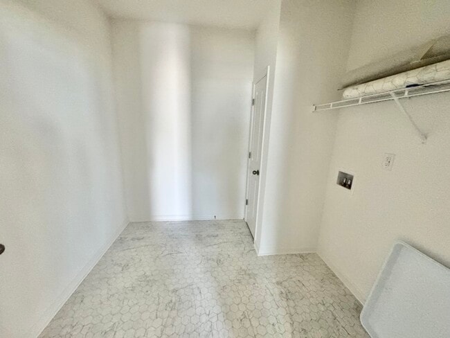 Building Photo - New 3 br 2.5 ba home in Kensington community China Grove