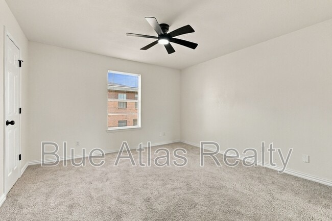 Building Photo - 8108 Foxfire Ln