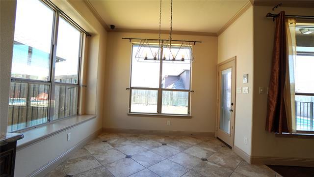 Building Photo - 588 Deverson Dr