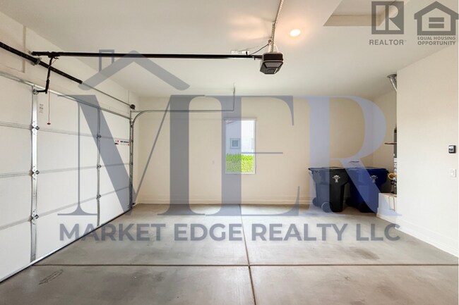 Building Photo - 2Bed/2Bath Home in Surprise Golf Community...