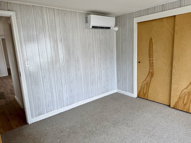 Building Photo - 12 Hayes St