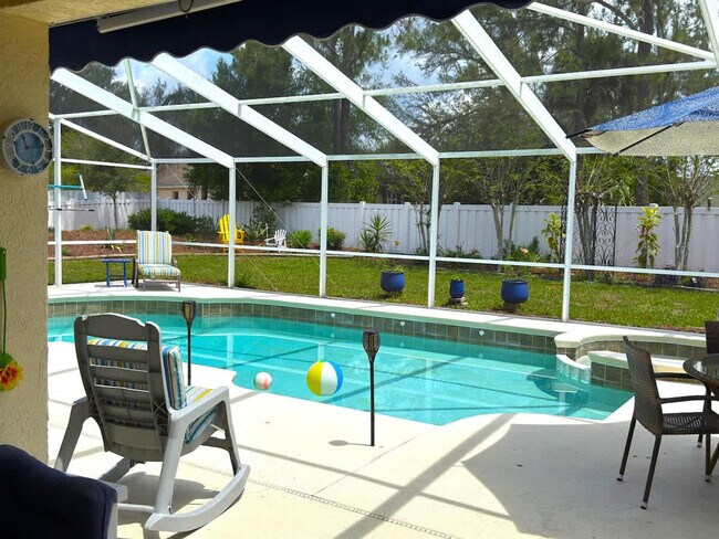 Building Photo - 900 Oxford Dr