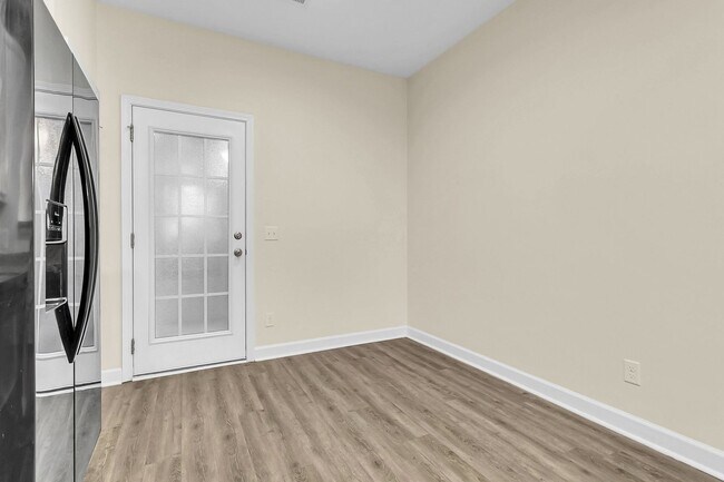 Building Photo - Beautiful FOUR bedroom townhome in Goose Creek!