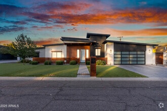 Building Photo - 2215 N 38th Way