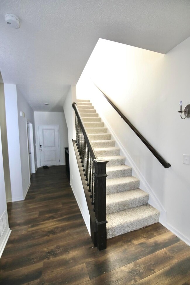 Building Photo - 216 Old Bay Dr