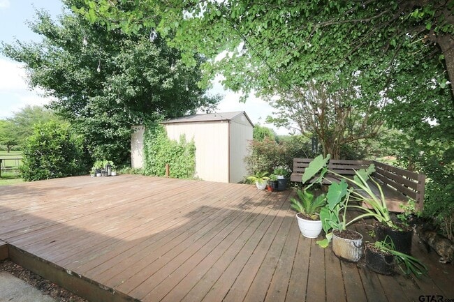 Building Photo - 18751 Ridgeline Rd