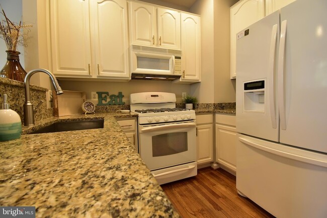 Building Photo - 5053 Kilburn St