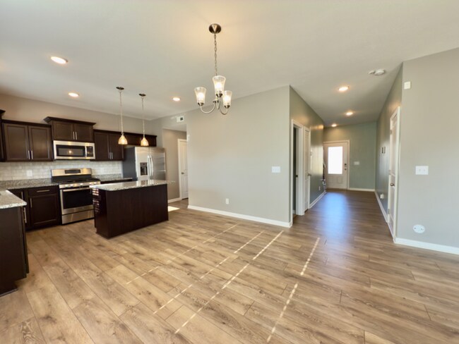 Building Photo - 1325 Millet Dr