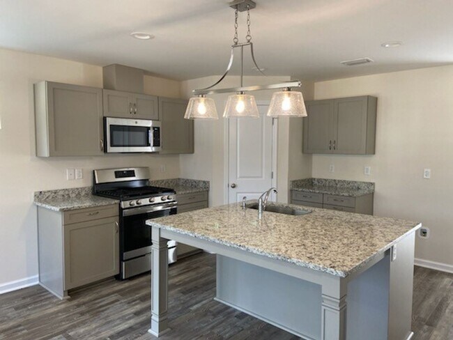 Building Photo - Canopy Modern NE 3/2.5 w/ Stainless Steel ...