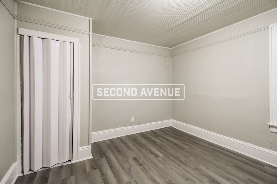 Building Photo - 1522 W 22nd St