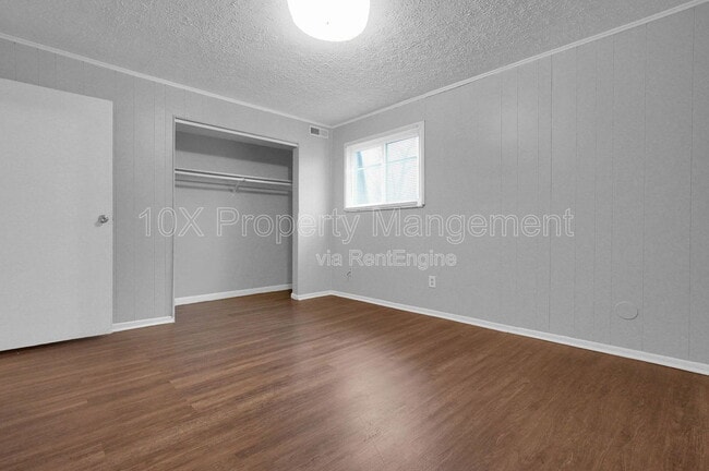 Building Photo - 2872 Howey Rd