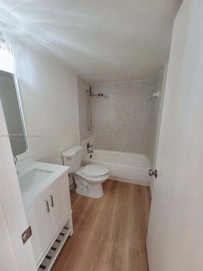 Building Photo - 2025 NE 164th St