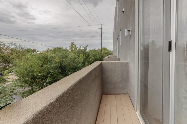 Building Photo - 885 Silver Ave SW
