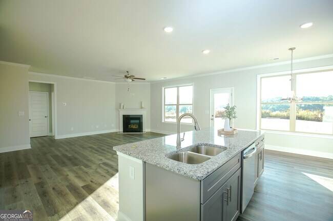 Building Photo - 452 Hellen Vly Dr