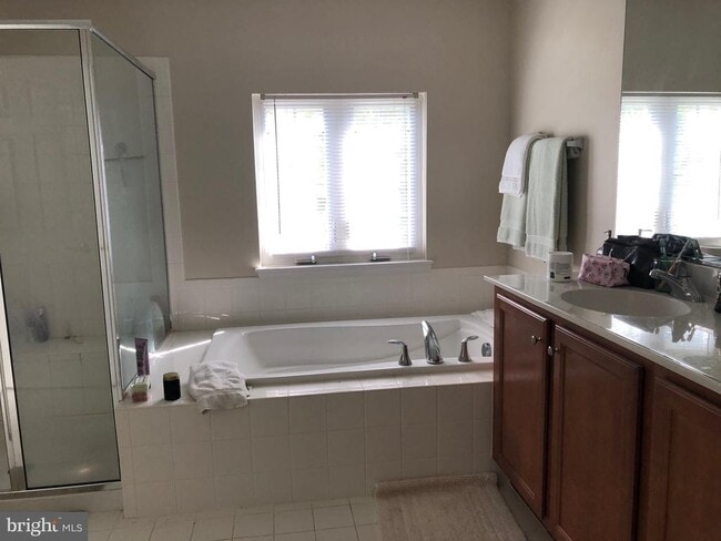 Building Photo - 44032 Delphinium Dr