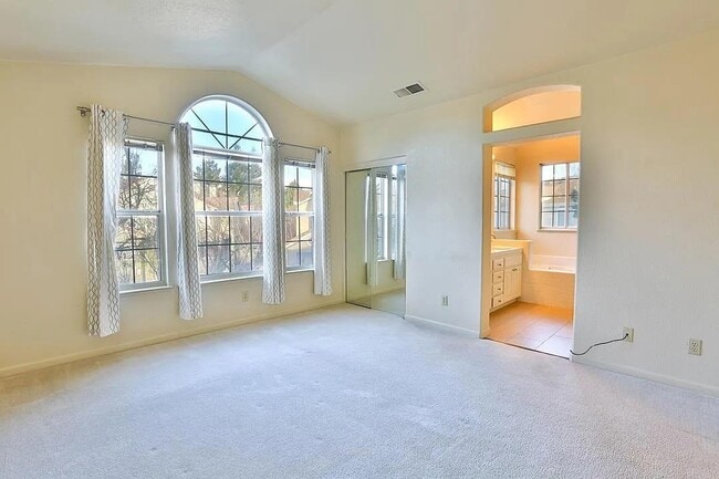 Building Photo - 510 Porpoise Bay Terrace