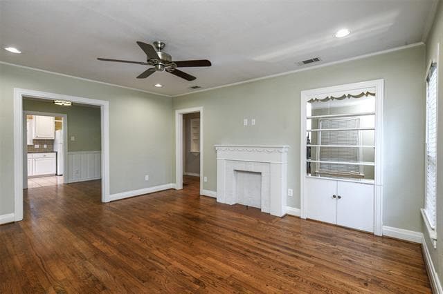 Building Photo - 4421 Calmont Ave