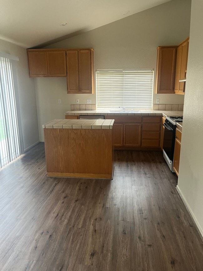 Building Photo - Cute 3 Bedroom 2 bath Home