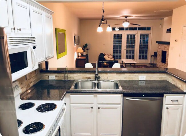 Building Photo - 105 Ross Moore Ave