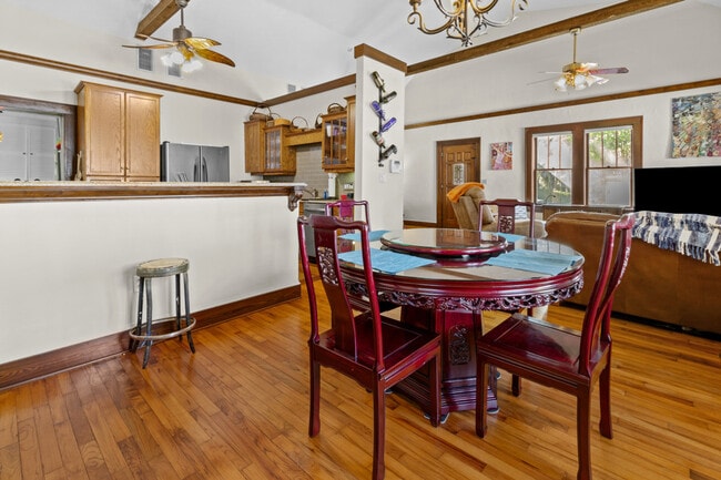 Building Photo - 204 NE 3rd Ave